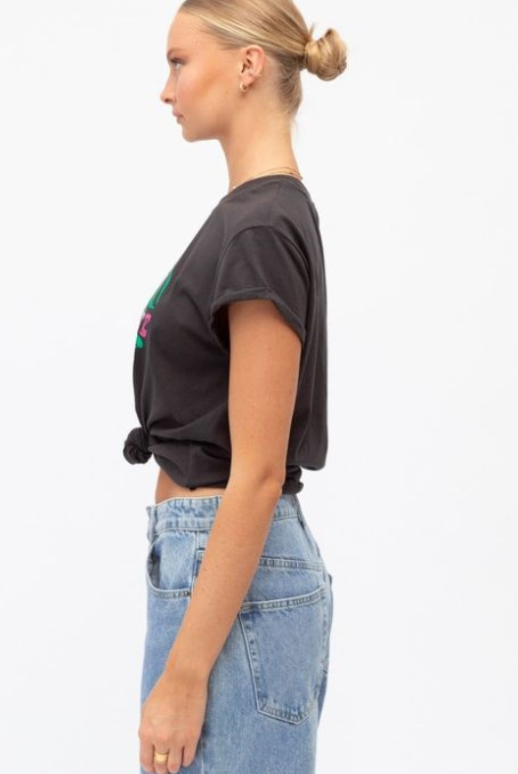 Washed black tee with Good Vibes Motif