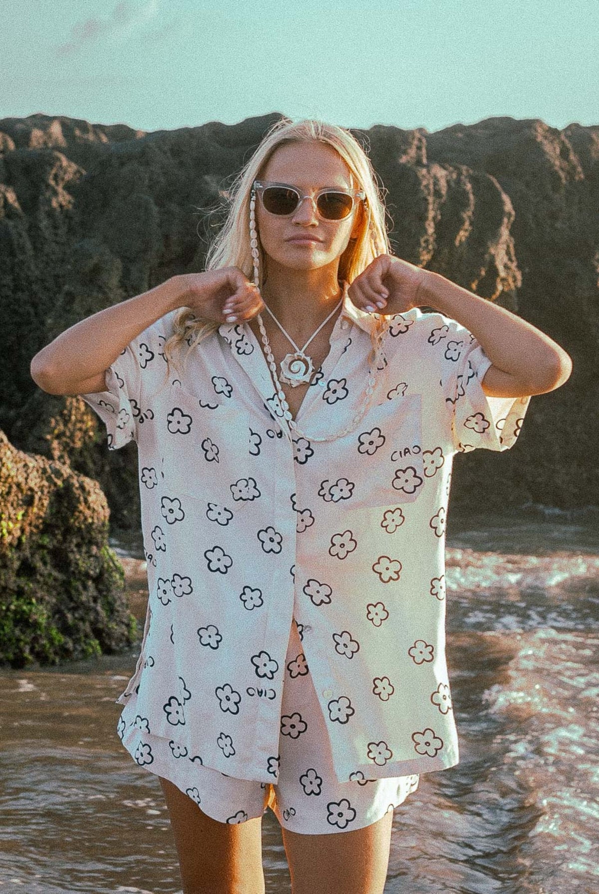 Ciao Bella Shirt with daisy print from Palm Collective