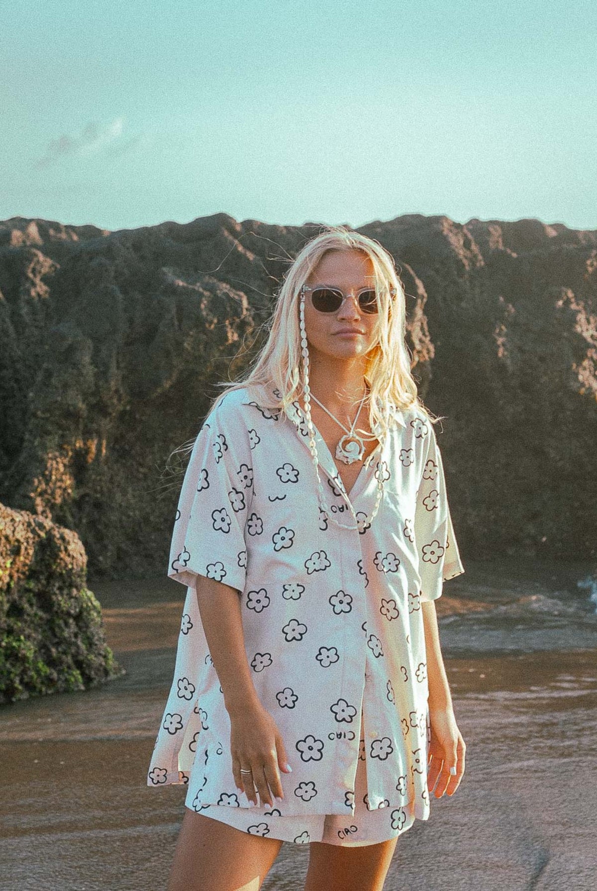 Ciao Bella Shirt with daisy print from Palm Collective