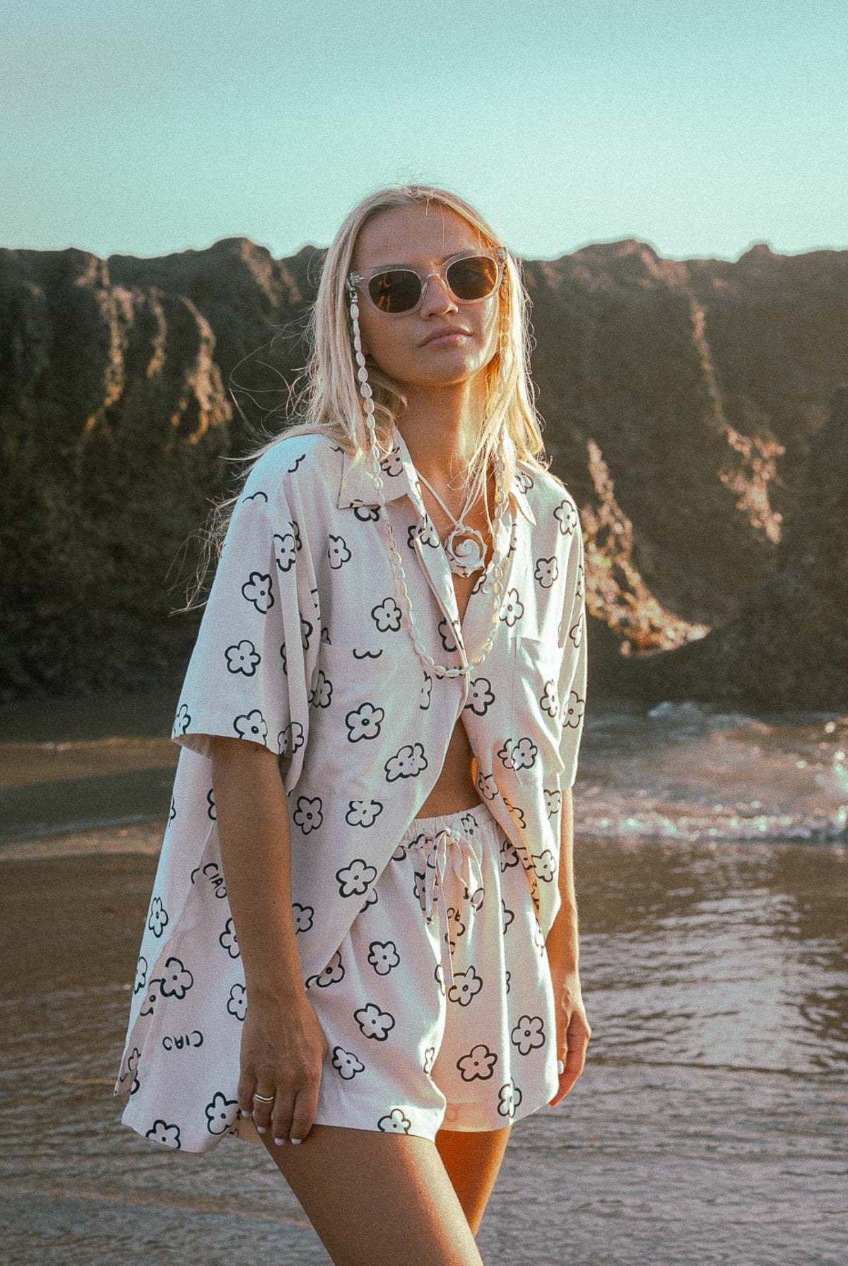 Ciao Bella Shirt with daisy print from Palm Collective