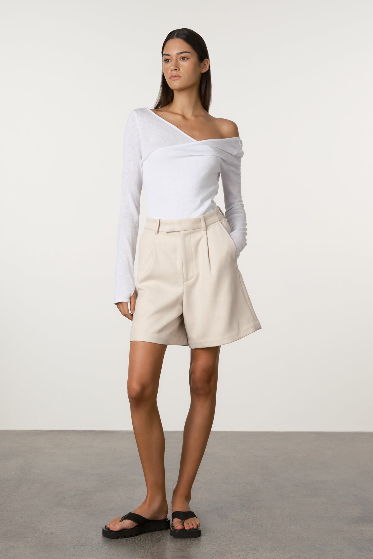 Tailored Short in Husk Zulu & Zephyr