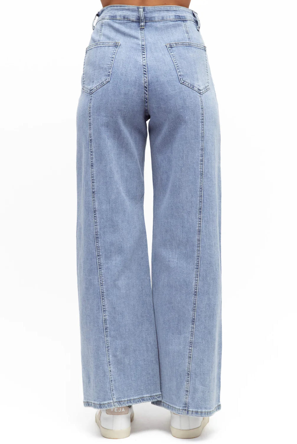 Wide leg straight leg jean from Label of love