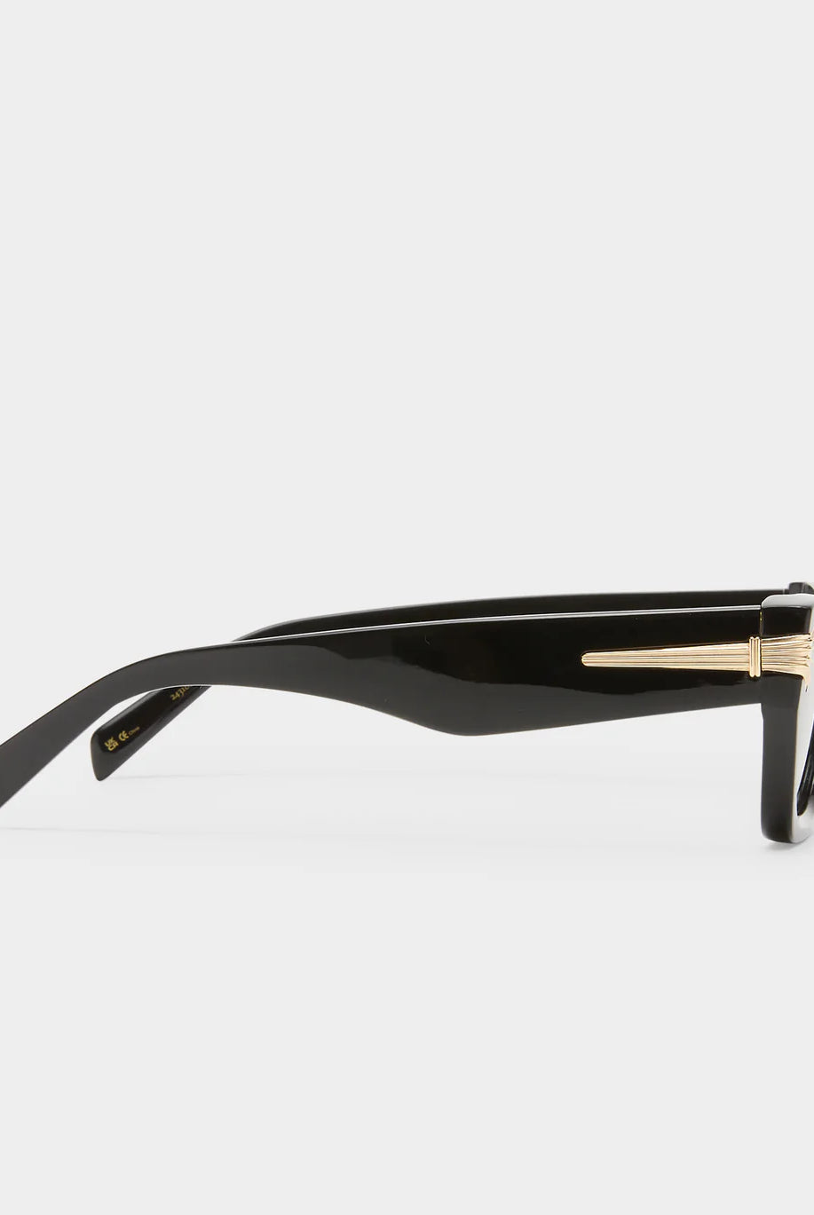 The Cameron Sunglasses from Luv Lou in black