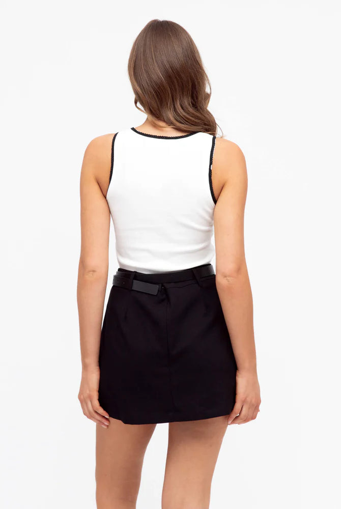 White contrast tank with lace trim