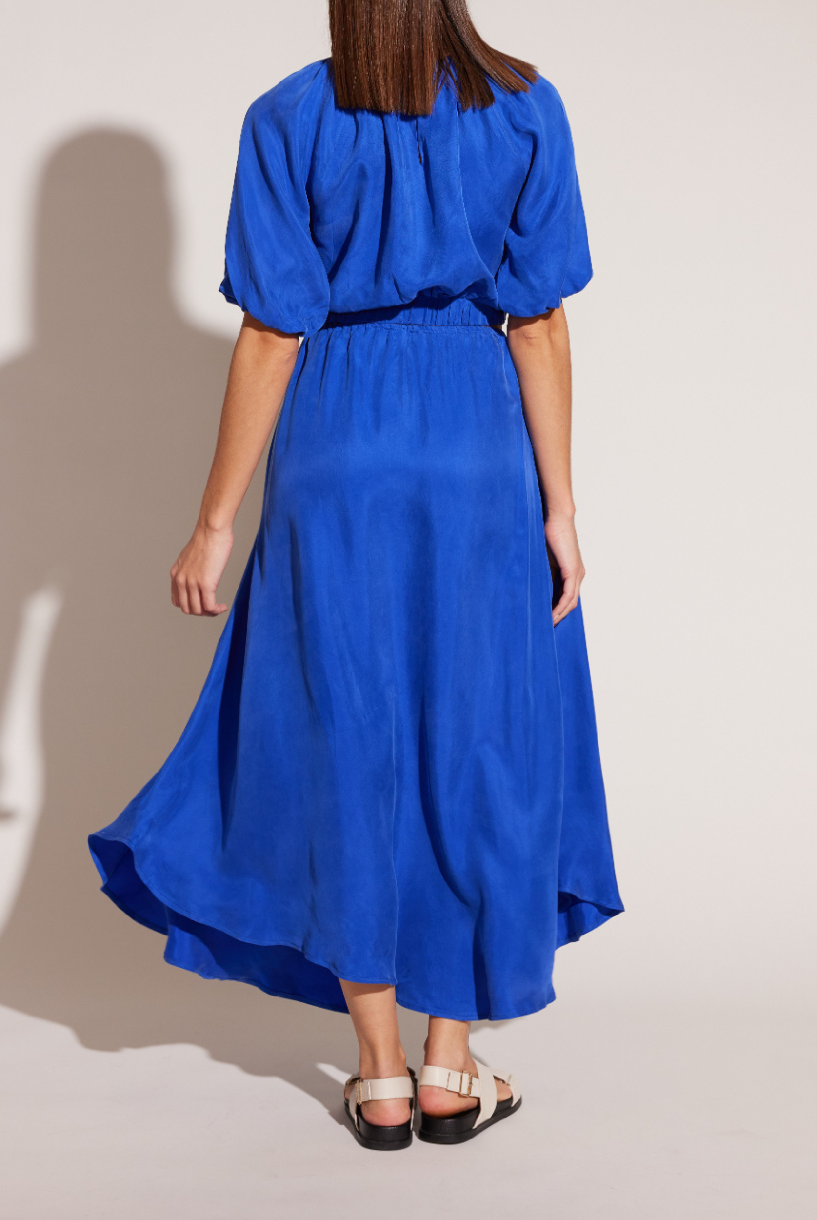 Model wearing azur cupro top