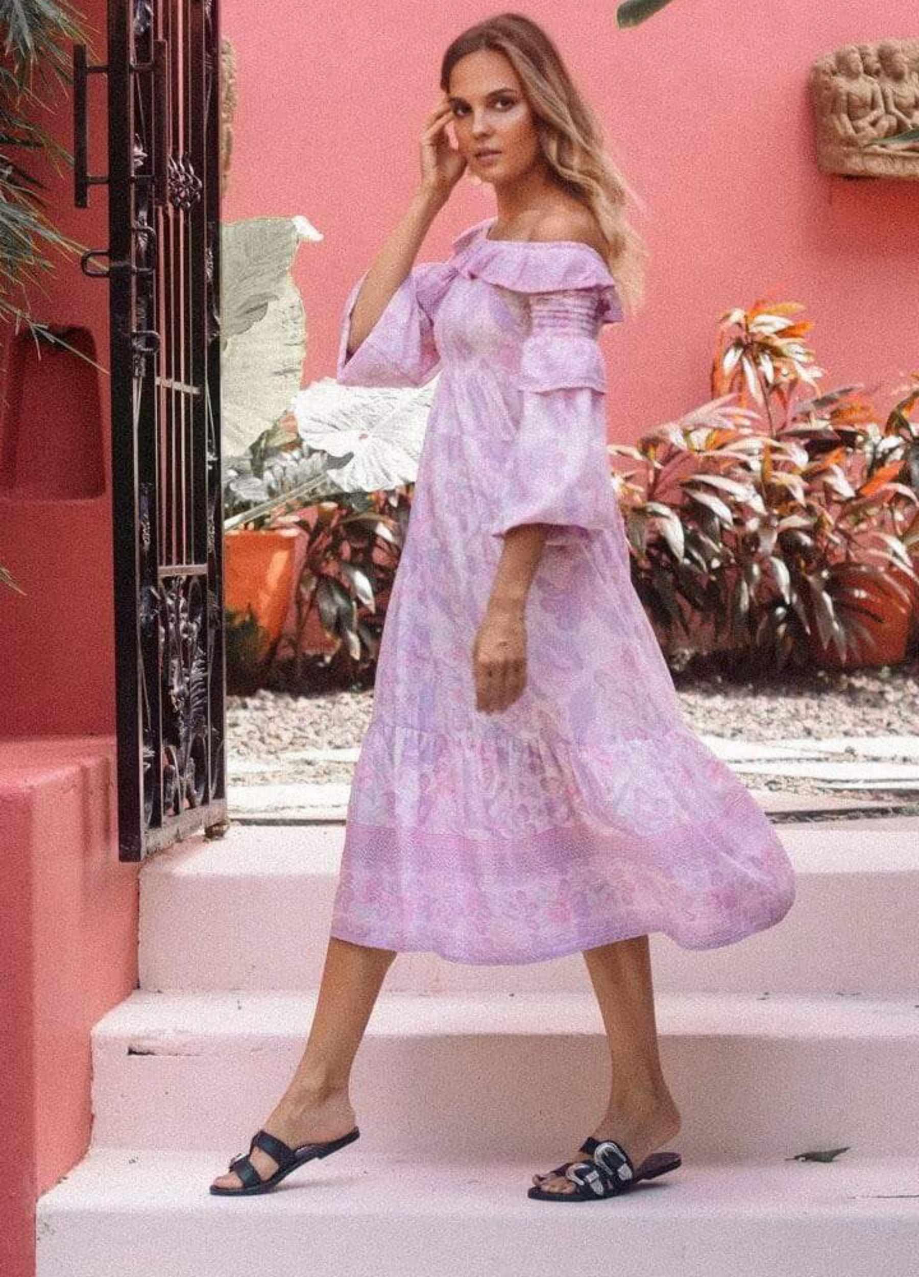 Model wearing the texan buckle slides