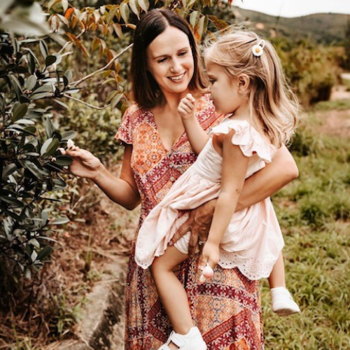 Mother daughter photoshoot outfits