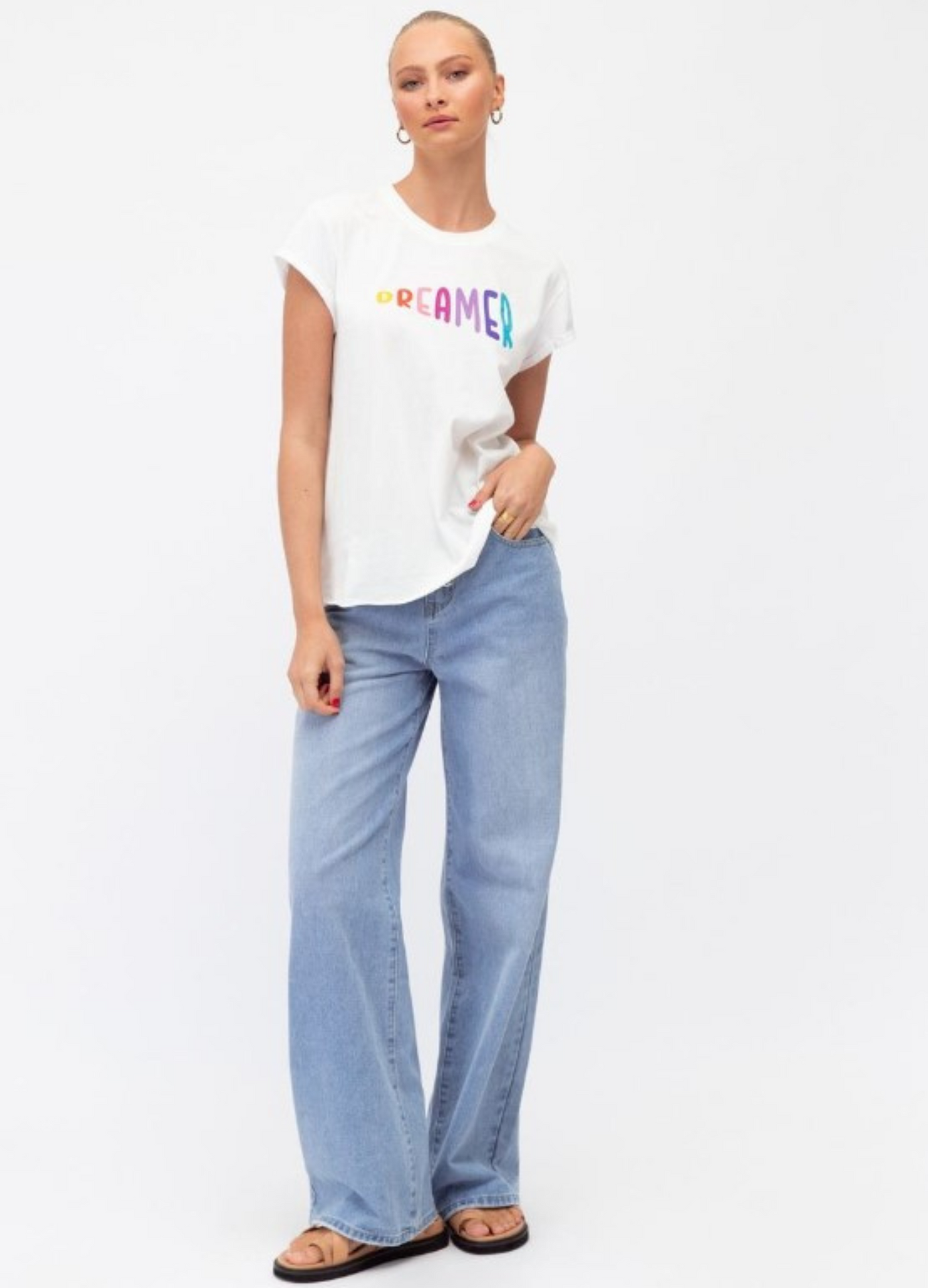 White dreamer motif tee with multicoloured letters