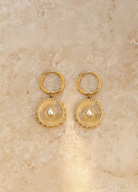 Bondi Earrings - gold with pure pearl at the centre