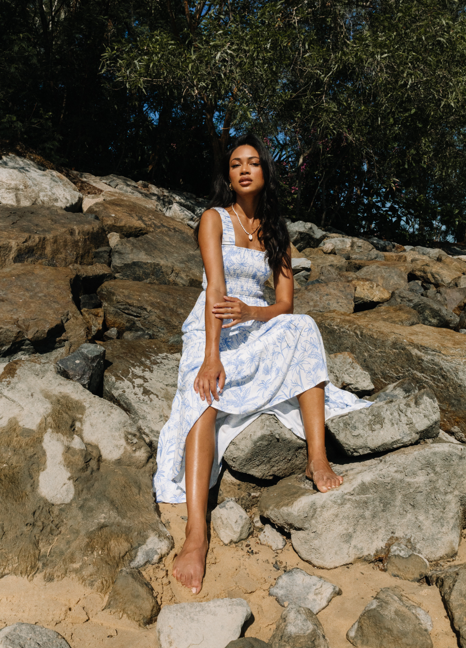 ESTL Katerina Maxi Dress in Blue and white print maxi dress