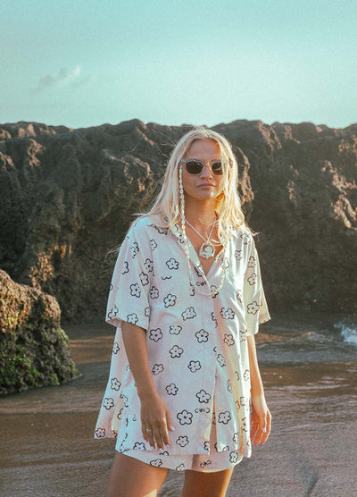 Ciao Bella Shirt with daisy print from Palm Collective