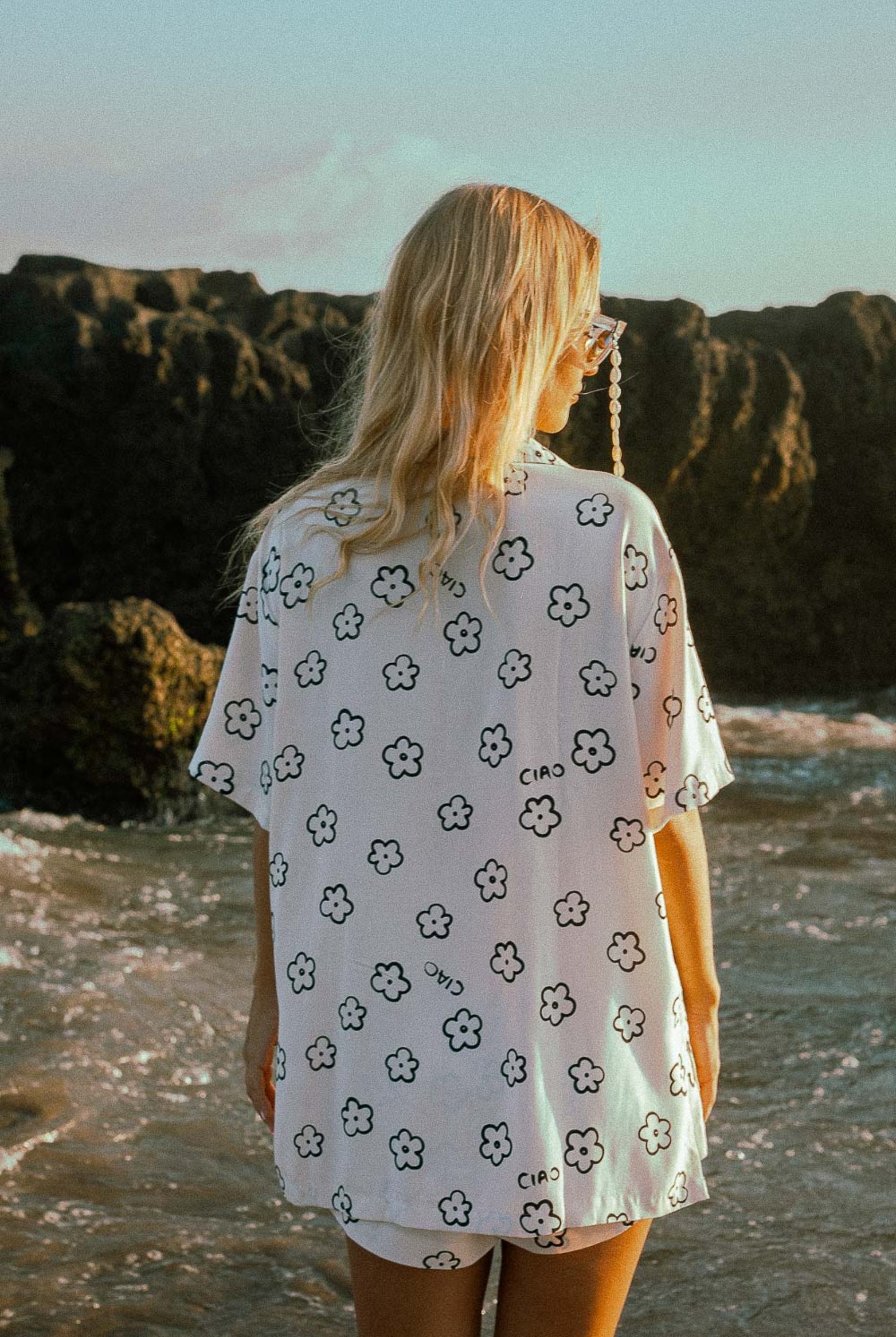 Ciao Bella Shirt with daisy print from Palm Collective