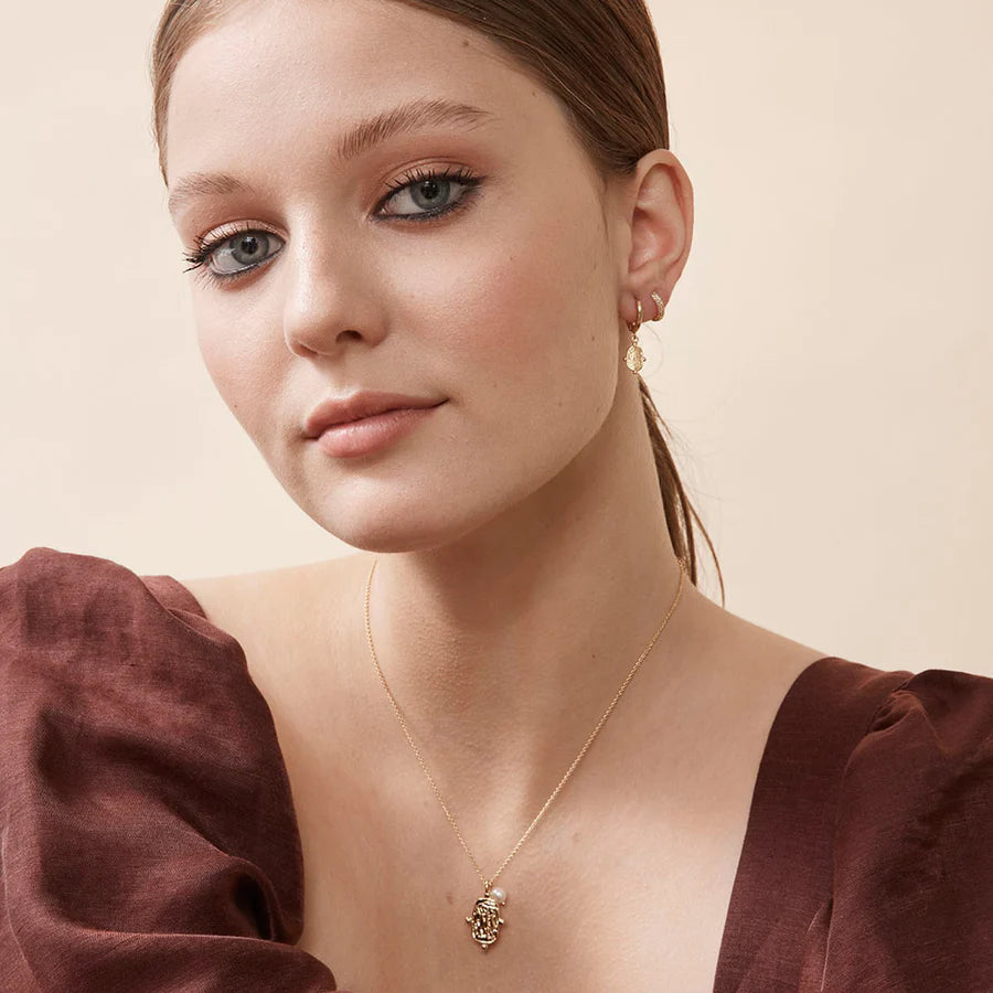 Gold Ellie necklace from Jolie and Deen
