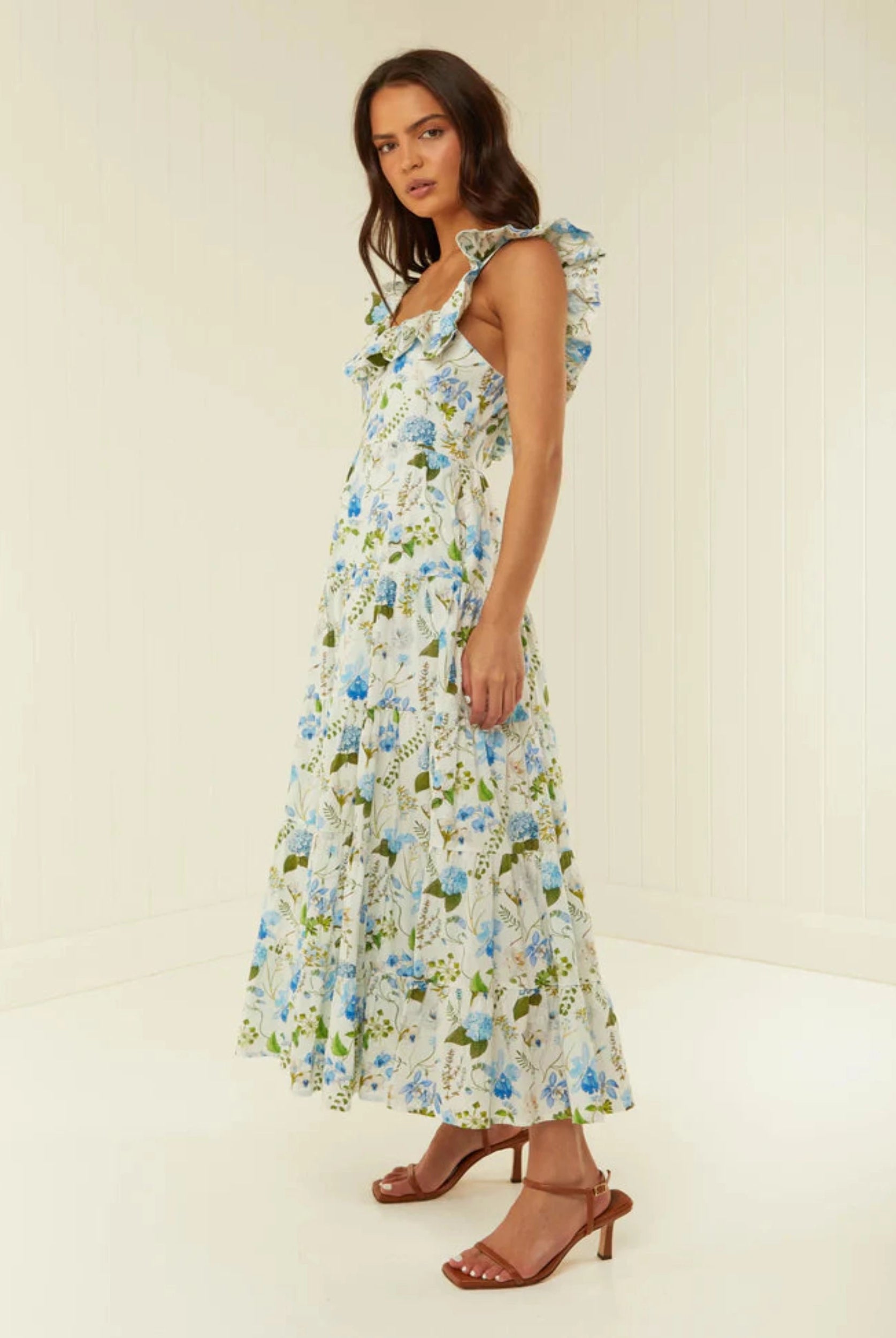 Floral print leon dress with ruffles at neckline