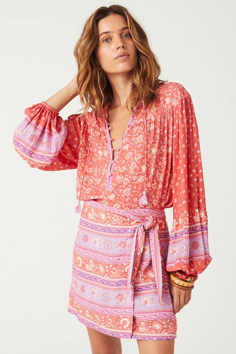 Sunshine Bandit Blouse in Cayenne with elasticated cuff and covered buttons