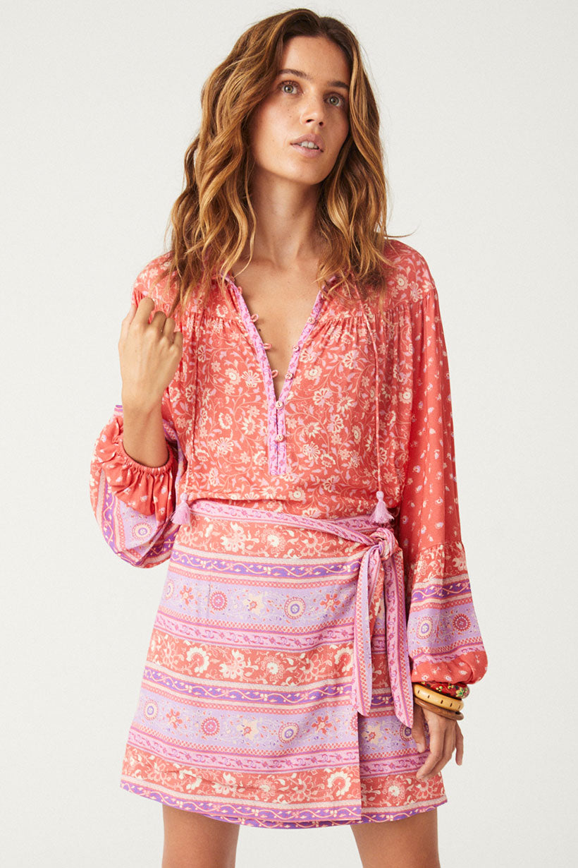 Sunshine Bandit Blouse in Cayenne with elasticated cuff and covered buttons