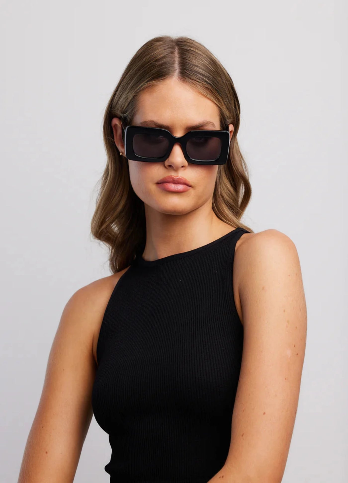 Reality Twiggy Sunglasses in Black