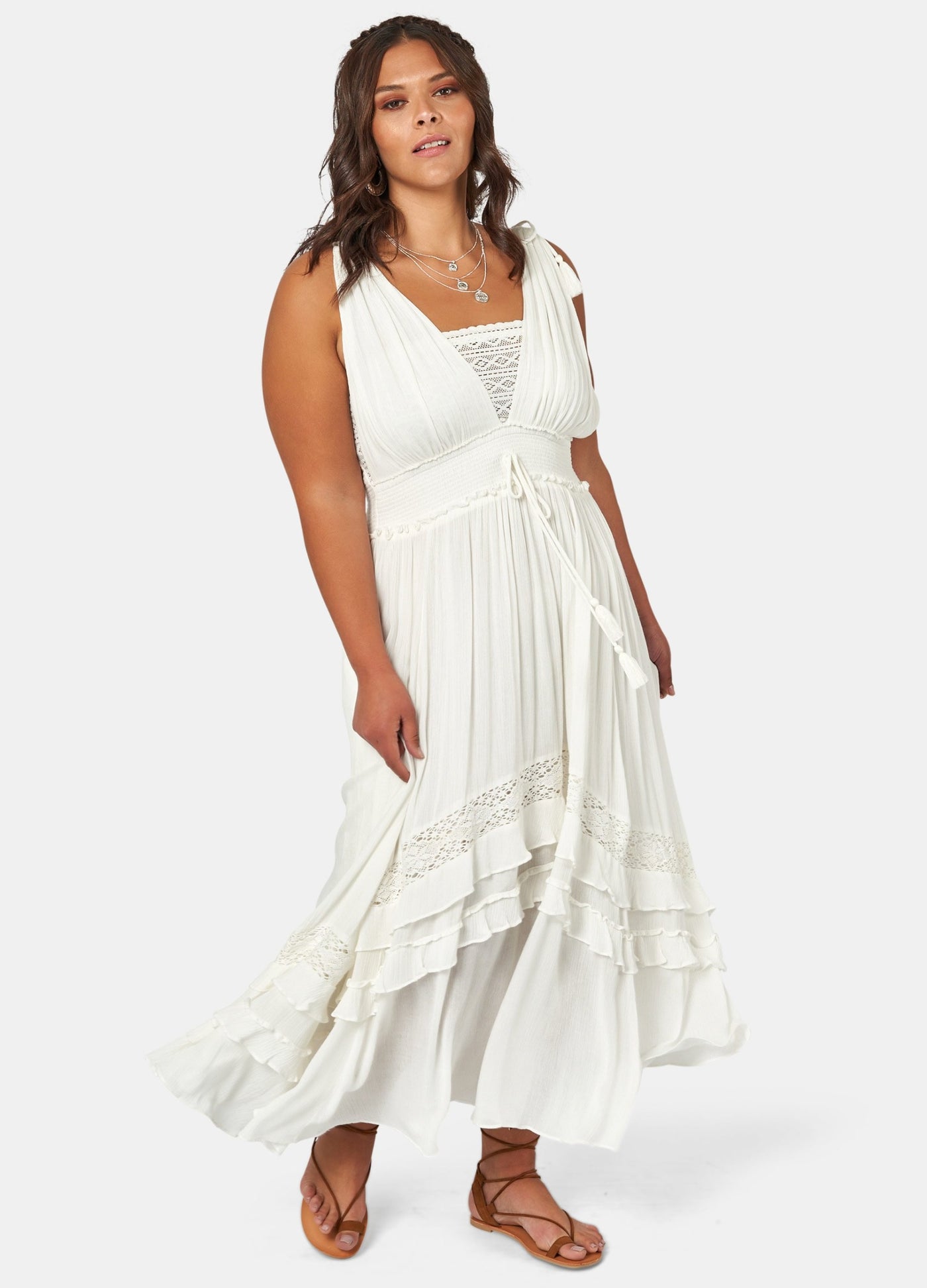 Curve Model wearing the sunbeam maxi dress
